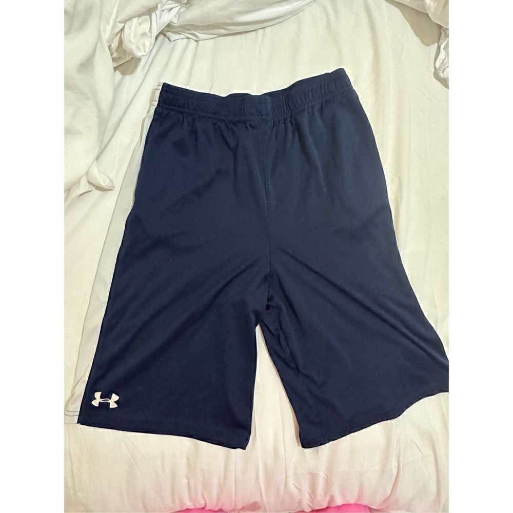 Under Armour boys sports shorts size YXL